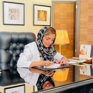 دکتر روناک رضایی جراح و متخصص زنان زایمان و زیبایی