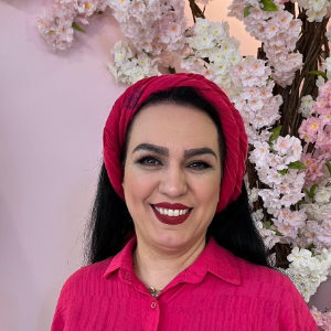 بهترین مرکز کاشت ناخن ماندانا طاهری